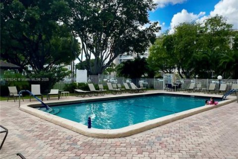 Copropriété à louer à Pompano Beach, Floride: 1 chambre, 83.61 m2 № 1923393 - photo 28