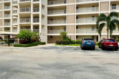 Copropriété à louer à Pompano Beach, Floride: 1 chambre, 83.61 m2 № 1923393 - photo 2