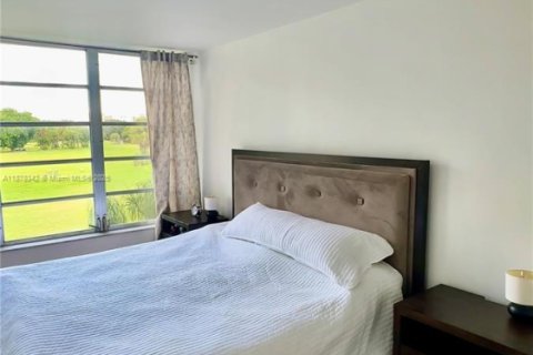 Copropriété à louer à Pompano Beach, Floride: 1 chambre, 83.61 m2 № 1923393 - photo 10