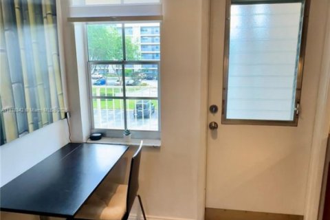 Copropriété à louer à Pompano Beach, Floride: 1 chambre, 83.61 m2 № 1923393 - photo 5