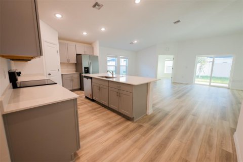 Villa ou maison à louer à Davenport, Floride: 3 chambres, 176.51 m2 № 2121385 - photo 5
