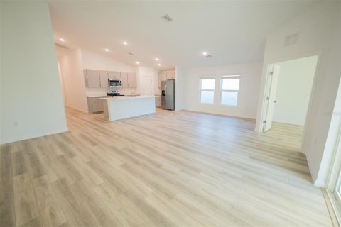 Villa ou maison à louer à Davenport, Floride: 3 chambres, 176.51 m2 № 2121385 - photo 9