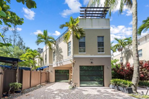 Adosado en Fort Lauderdale, Florida 3 dormitorios, 218.13 m2 № 2190398