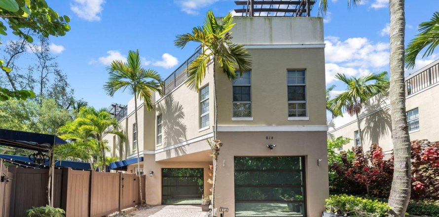 Adosado en Fort Lauderdale, Florida 3 dormitorios, 218.13 m2 № 2190398