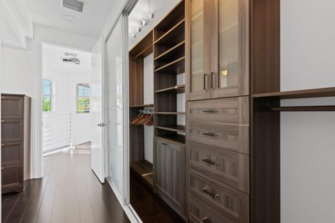 Adosado en venta en Fort Lauderdale, Florida, 3 dormitorios, 218.13 m2 № 2190398 - foto 18