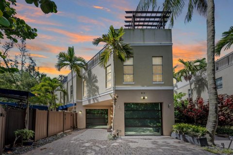 Adosado en venta en Fort Lauderdale, Florida, 3 dormitorios, 218.13 m2 № 2190398 - foto 2