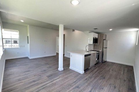 Apartment in Miami Beach, Florida 2 bedrooms, 79.43 sq.m. № 2064758 - photo 2