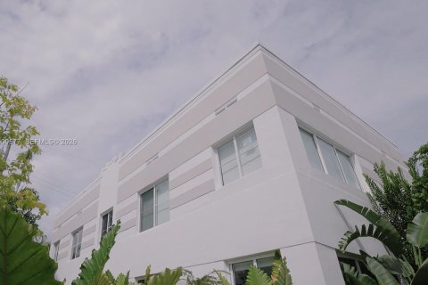 Apartment in Miami Beach, Florida 2 bedrooms, 79.43 sq.m. № 2064758 - photo 9