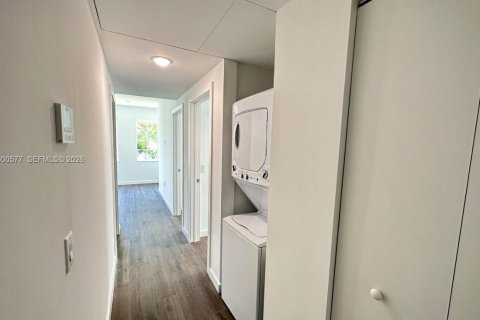 Apartment in Miami Beach, Florida 2 bedrooms, 79.43 sq.m. № 2064758 - photo 7