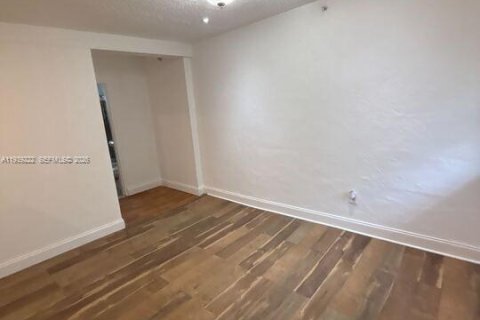Appartement à louer à Miami, Floride: 1 chambre, 46.45 m2 № 1996492 - photo 4
