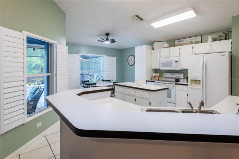 Villa ou maison à vendre à Tampa, Floride: 4 chambres, 172.05 m2 № 2355919 - photo 14