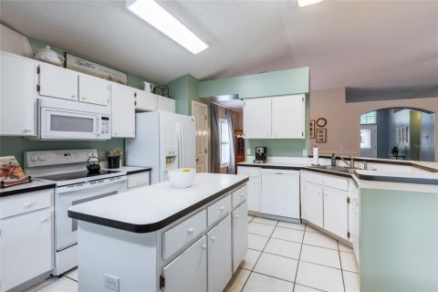 Villa ou maison à vendre à Tampa, Floride: 4 chambres, 172.05 m2 № 2355919 - photo 15