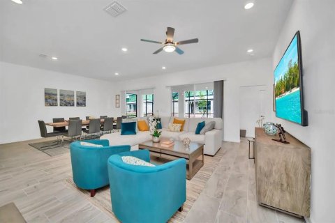 Villa ou maison à vendre à Kissimmee, Floride: 12 chambres, 442.4 m2 № 1532468 - photo 11