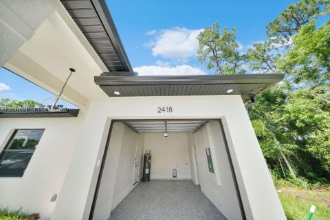Propiedad comercial en venta en Lehigh Acres, Florida, 145.86 m2 № 2372492 - foto 28