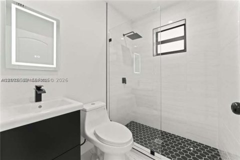 House in Miami, Florida 2 bedrooms, 75.44 sq.m. № 2086967 - photo 9