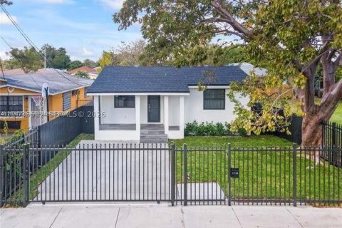 House in Miami, Florida 2 bedrooms, 75.44 sq.m. № 2086967
