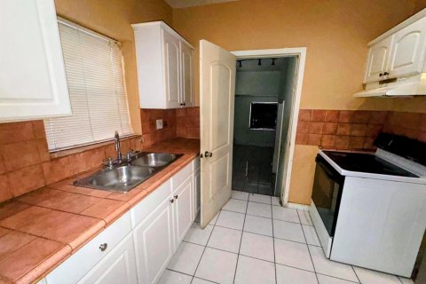 Casa en venta en Miami, Florida, 4 dormitorios, 175.03 m2 № 2184244 - foto 4
