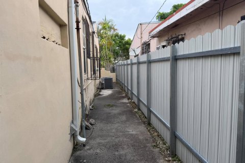 Casa en venta en Miami, Florida, 4 dormitorios, 175.03 m2 № 2184244 - foto 15