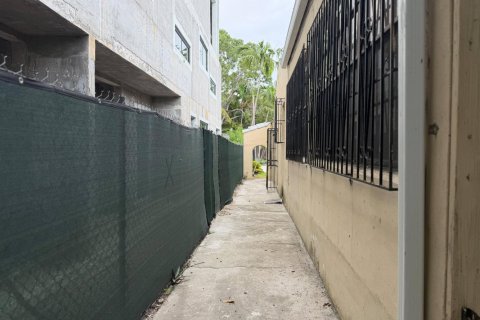 Casa en venta en Miami, Florida, 4 dormitorios, 175.03 m2 № 2184244 - foto 14