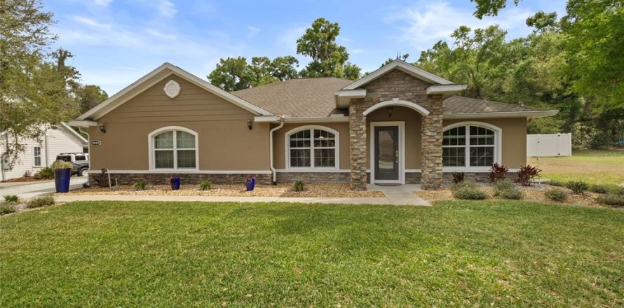 Casa en Belleview, Florida 3 dormitorios, 182 m2 № 1885933