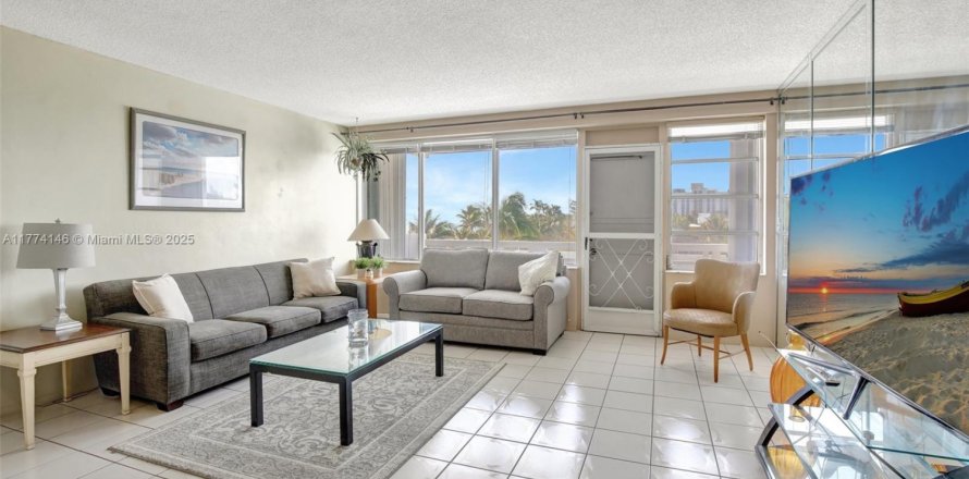 Condo à Hollywood, Floride, 1 chambre № 1735677