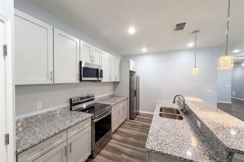 House in Sanford, Florida 3 bedrooms, 154.68 sq.m. № 2227356 - photo 3