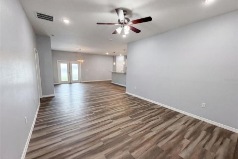 House in Sanford, Florida 3 bedrooms, 154.68 sq.m. № 2227356 - photo 5