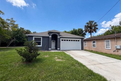 House in Sanford, Florida 3 bedrooms, 154.68 sq.m. № 2227356 - photo 24