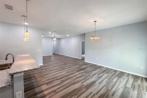 House in Sanford, Florida 3 bedrooms, 154.68 sq.m. № 2227356 - photo 9