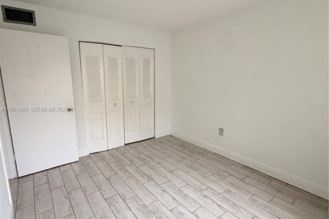 Купить кондоминиум в Майами, Флорида 2 спальни, 82.68м2, № 2054995 - фото 7