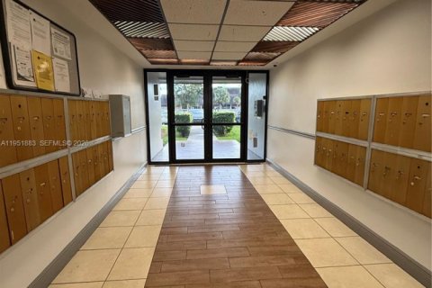 Купить кондоминиум в Майами, Флорида 2 спальни, 82.68м2, № 2054995 - фото 16