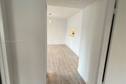 Купить кондоминиум в Майами, Флорида 2 спальни, 82.68м2, № 2054995 - фото 13