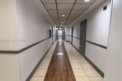 Купить кондоминиум в Майами, Флорида 2 спальни, 82.68м2, № 2054995 - фото 17