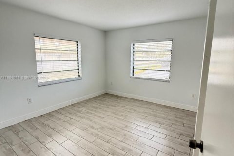 Купить кондоминиум в Майами, Флорида 2 спальни, 82.68м2, № 2054995 - фото 11