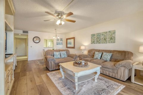 Copropriété à vendre à Bradenton, Floride: 2 chambres, 121.14 m2 № 2142224 - photo 15