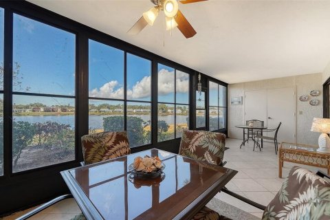 Copropriété à vendre à Bradenton, Floride: 2 chambres, 121.14 m2 № 2142224 - photo 9