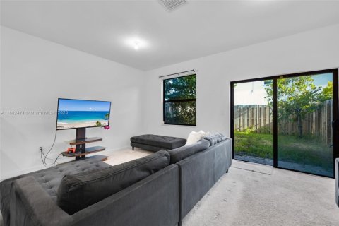 Townhouse in Homestead, Florida 3 bedrooms, 129.41 sq.m. № 1979139 - photo 7