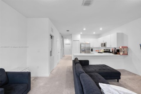 Townhouse in Homestead, Florida 3 bedrooms, 129.41 sq.m. № 1979139 - photo 6