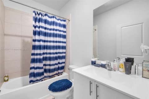 Townhouse in Homestead, Florida 3 bedrooms, 129.41 sq.m. № 1979139 - photo 13