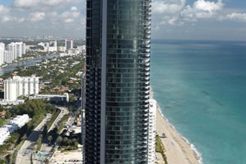 Copropriété à louer à Sunny Isles Beach, Floride: 3 chambres, 290.78 m2 № 2017115 - photo 2