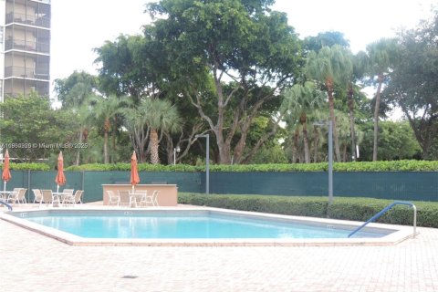 Condominio en venta en Aventura, Florida, 2 dormitorios, 92.34 m2 № 1871443 - foto 19