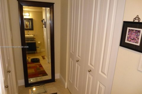 Condominio en venta en Aventura, Florida, 2 dormitorios, 92.34 m2 № 1871443 - foto 18