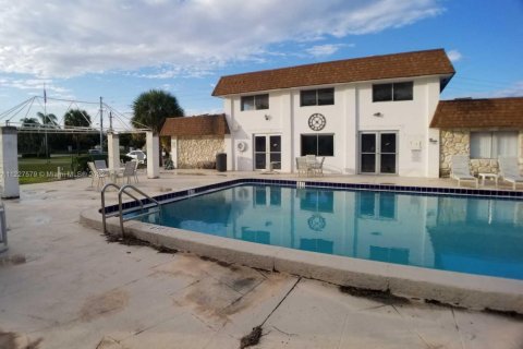 Condo in Lake Worth, Florida, 1 bedroom  № 1696686 - photo 30