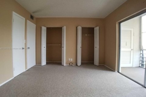 Condo in Lake Worth, Florida, 1 bedroom  № 1696686 - photo 20