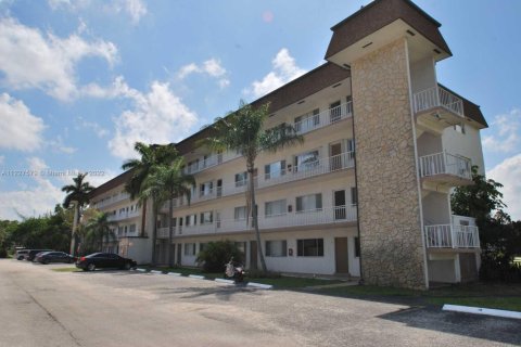 Condo in Lake Worth, Florida, 1 bedroom  № 1696686 - photo 3