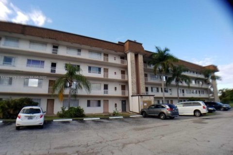 Condo in Lake Worth, Florida, 1 bedroom  № 1696686 - photo 2