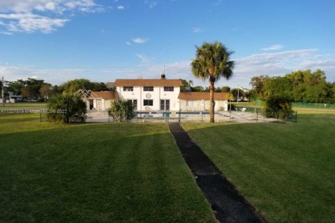 Condo in Lake Worth, Florida, 1 bedroom  № 1696686 - photo 27
