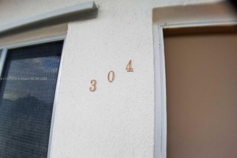Condo in Lake Worth, Florida, 1 bedroom  № 1696686 - photo 6
