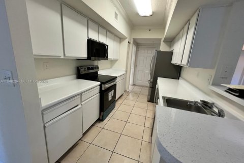 Copropriété à vendre à Pembroke Pines, Floride: 2 chambres, 104.98 m2 № 2153975 - photo 4