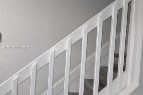 Apartamento en alquiler en Hialeah, Florida, 2 dormitorios № 2009366 - foto 9